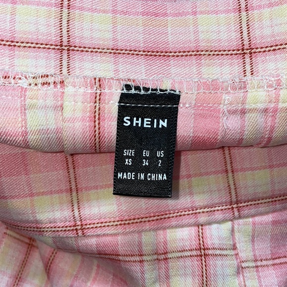 Shein Pink plaid pleated skirt - Picture 2 of 2
